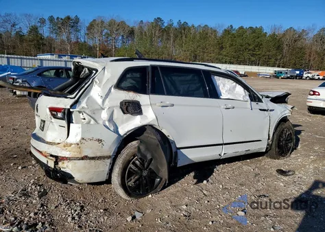 2022 Volkswagen Tiguan Se R-Line Black z USA, uszkodzony, nr VIN 3VV8B7AX6NM123406